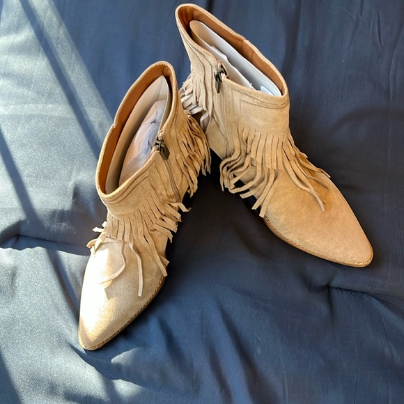 BEAST FASHION 10 Women Suede 3" Stacked Heel Boots Western Cowgirl Fringe Taupe - Picture 1 of 10